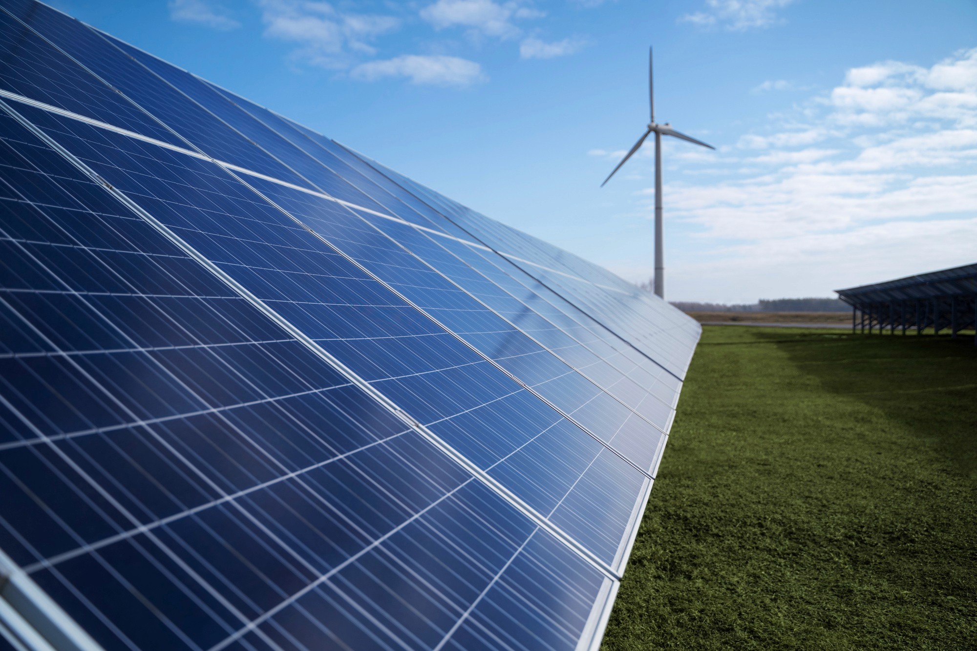太陽能光伏發電系統工程 可再生能源系統 太陽能系統服務 可再生能源上網電價計劃 村屋太陽能發電系統 太陽能解決方案 太陽能發電系統 零投資太陽能計劃 太陽能安裝 太陽能維護 香港太陽能 太陽能公司 太陽能供應商 太陽能專家 綠色能源解決方案 商業太陽能 村屋太陽能 太陽能工程 天台太陽能工程 裝太陽能要多少錢 香港沒有哪種可再生能源 太陽能自用 需要申請嗎 違建可以裝太陽能板嗎 太陽能光伏系統安裝指南 太陽能板小型工程 安裝太陽能板壞處 安裝太陽能板費用 太陽能板安裝方法 太陽能板安裝指引 安裝太陽能板注意事項 村屋太陽能板屋宇署