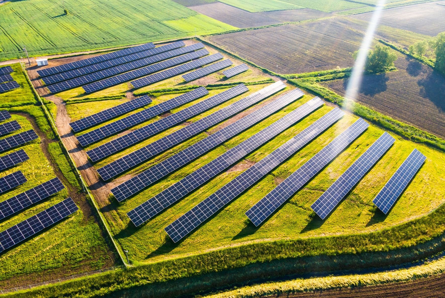 太陽能光伏發電系統工程 可再生能源系統 太陽能系統服務 可再生能源上網電價計劃 村屋太陽能發電系統 太陽能解決方案 太陽能發電系統 零投資太陽能計劃 太陽能安裝 太陽能維護 香港太陽能 太陽能公司 太陽能供應商 太陽能專家 綠色能源解決方案 商業太陽能 村屋太陽能 太陽能工程 天台太陽能工程 裝太陽能要多少錢 香港沒有哪種可再生能源 太陽能自用 需要申請嗎 違建可以裝太陽能板嗎 太陽能光伏系統安裝指南 太陽能板小型工程 安裝太陽能板壞處 安裝太陽能板費用 太陽能板安裝方法 太陽能板安裝指引 安裝太陽能板注意事項 村屋太陽能板屋宇署